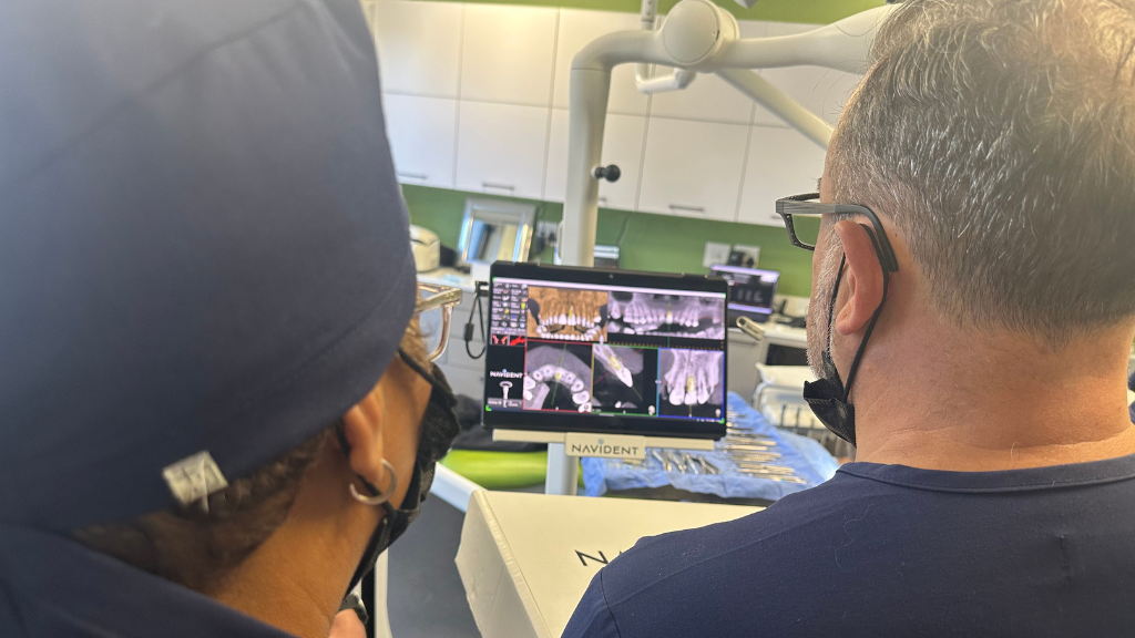 2025 Wrap-Up: Prof Gluckman using Navident EVO in surgery